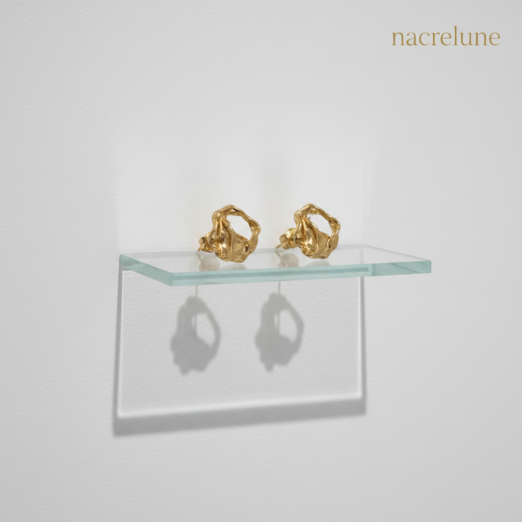 Boucles d'Oreille Organiques Plaqué Or – Forme Sculptée | NACRELUNE NACRELUNE boucles d'oreille