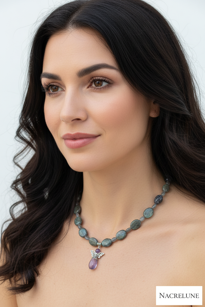 Collier Labradorite & Pendentif Ange Gardien en Améthyste | NACRELUNE nacrelune.com collier