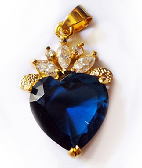 Pendentif coeur zirconia saphir