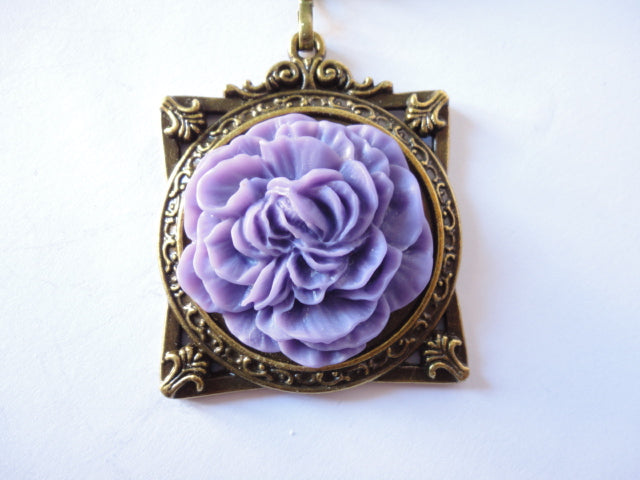 Pendentif cadre avec fleur (violet)