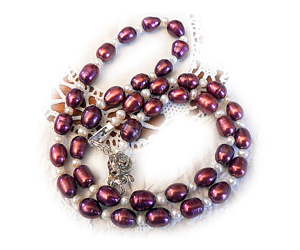 collier perles de culture colorées bordeaux