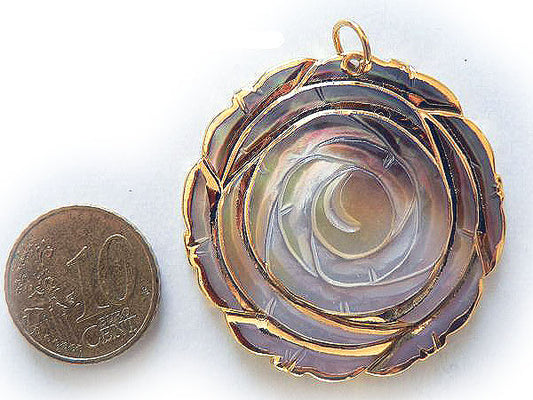 pendentif fleur nacre et doré